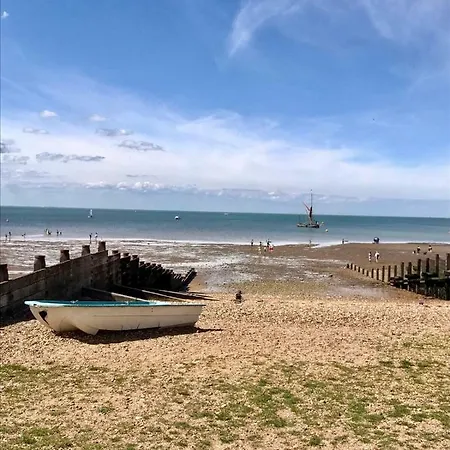 Beach Retreat Whitstable Exterior photo